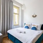 Leger Apartment